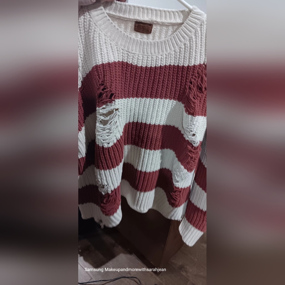 POL Sweater size Large